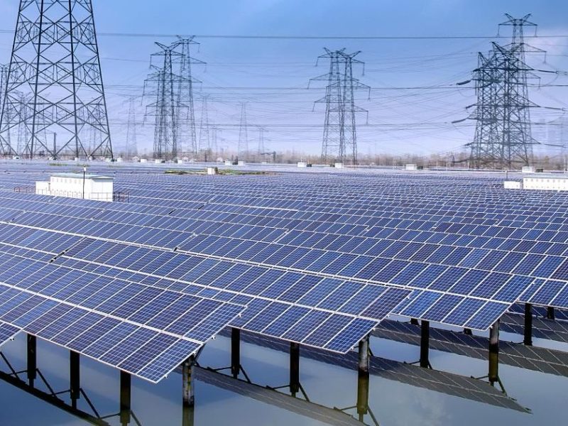 توسعه نیروگاه‌های خورشیدی شناور، افزایش بهره‌وری و صرفه جویی در اراضی